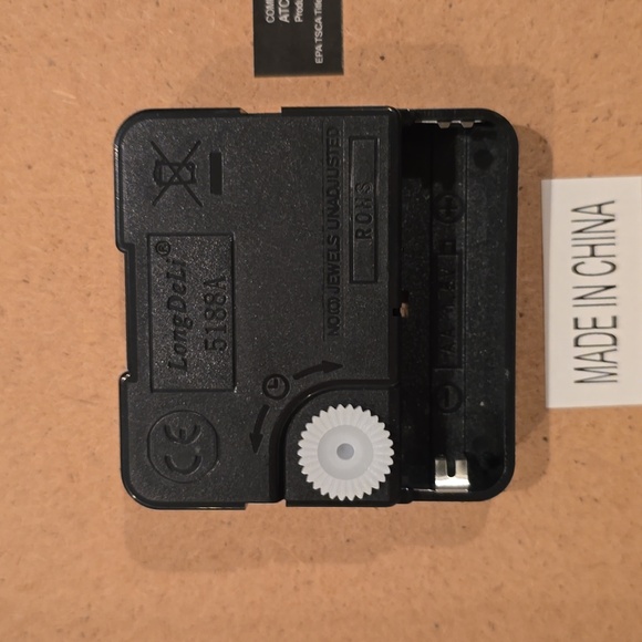 Modern Square Tabletop Clock - Picture 9 of 9